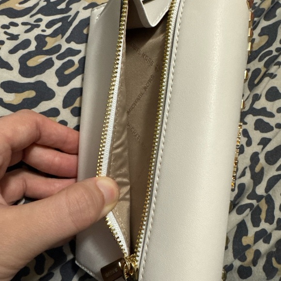 100% AUTHENTIC MICHEAL KORS JET SET TRAVEL LARGE TRIFOLD WALLET🎊 - Picture 3 of 6